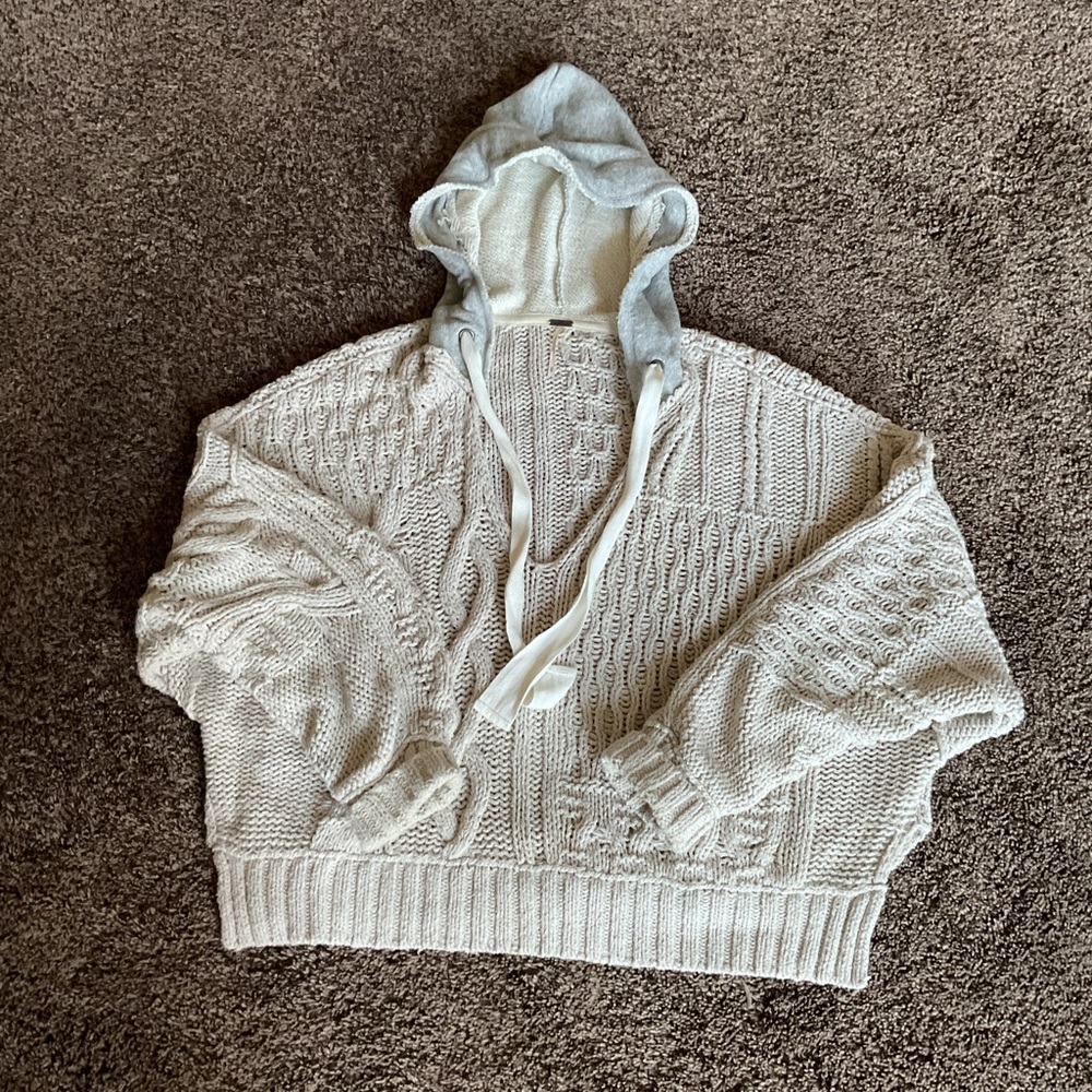 Preowned Free People Hooded Knit Long sleeve sweater sz Medium